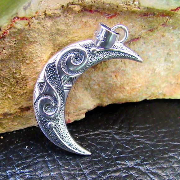 Solid 925 Sterling Silver Crescent Moon Pendant Mystical Jewelry Spiral Goddess - Picture 1 of 10